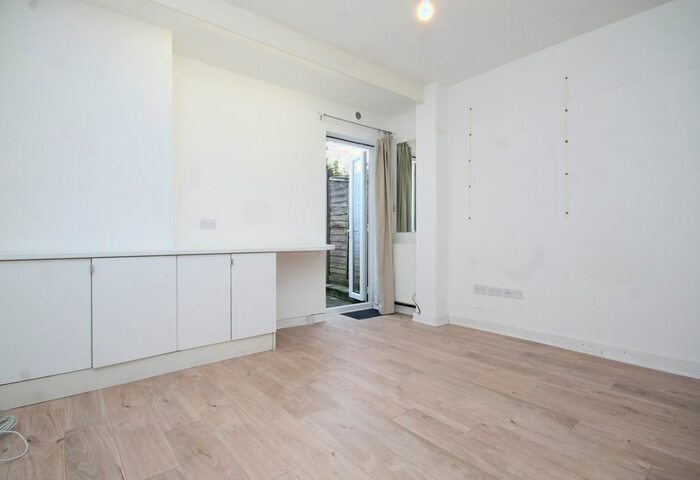 1 Bedroom Studio To Rent In The Grove, Finchley, N3