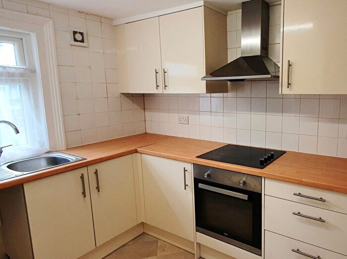 1 Bedroom Flat To Rent In Ashford Road, BN21