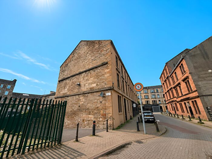 Studio To Rent In Dalcross Street Flat, G11