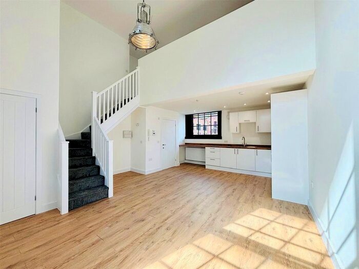 1 Bedroom Flat To Rent In Kingswell Street, Northampton, NN1