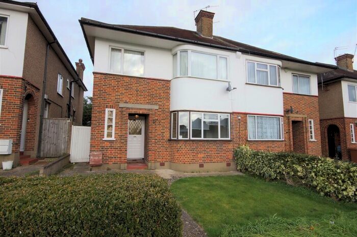 1 Bedroom Ground Maisonette To Rent In Holwell Place, Pinner, HA5