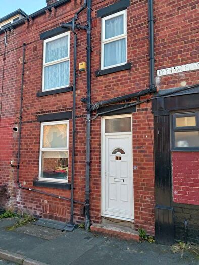 4 Bedroom Terraced House For Sale In Lytham Place, LS12