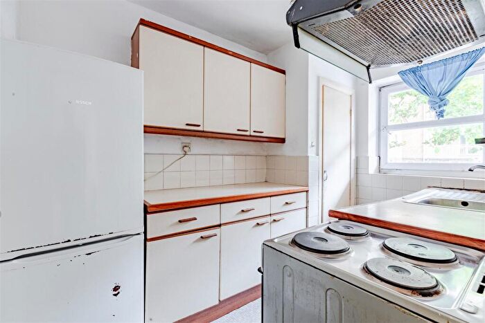 2 Bedroom Apartment For Sale In Salisbury Road, Hove, BN3