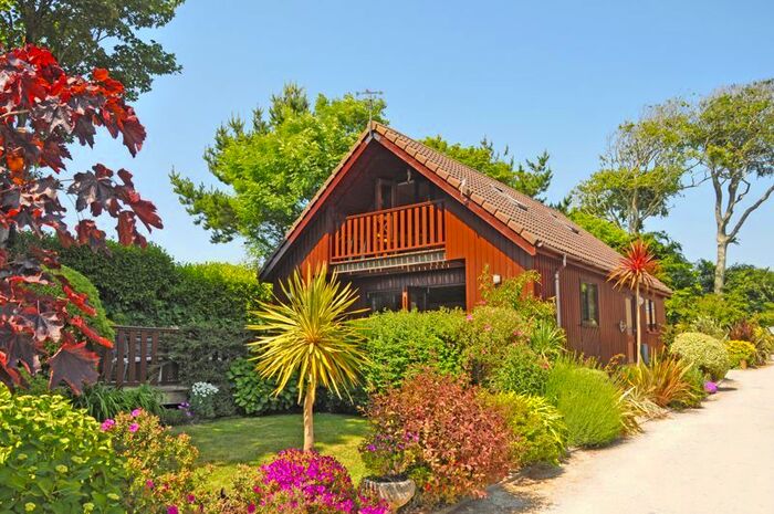 3 Bedroom Lodge For Sale In Portscatho, Truro, TR2