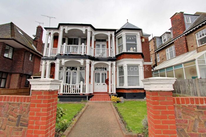 3 Bedroom Flat To Rent In Chalkwell Esplanade, Westcliff On Sea, SS0
