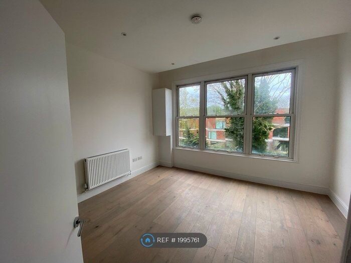 3 Bedroom Flat To Rent In Muswell Hill, London, N10