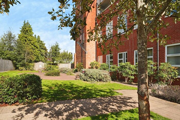 2 Bedroom Flat For Sale In Watery Lane, Worcester, Worcestershire, WR2