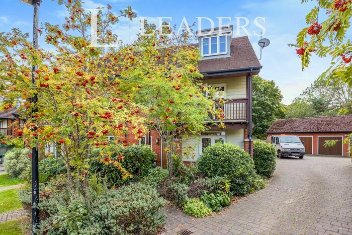 4 Bedroom Detached House To Rent In Duchess Of Kent Close, Guildford, GU2