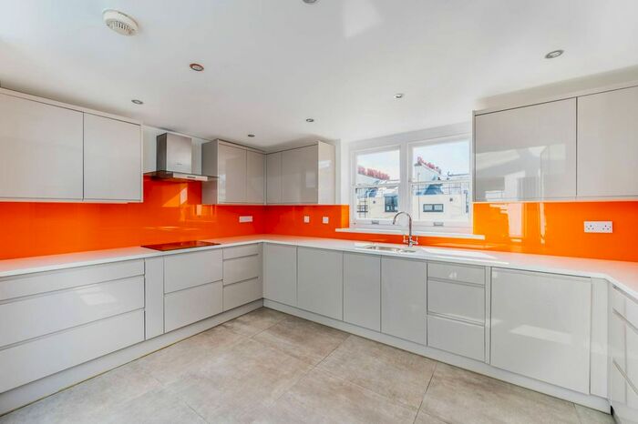 3 Bedroom Flat To Rent In Cleveland Square, Bayswater, London, W2