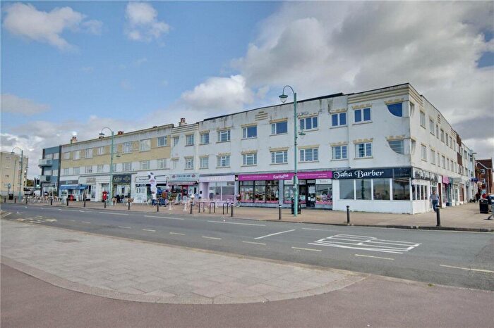 2 Bedroom Flat For Sale In Pier Street, Lee-On-The-Solent, PO13
