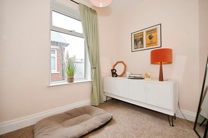 3 Bedroom Semi-Detached House For Sale In Ashgate Road, Ashgate, Chesterfield, S40 - Photo 13