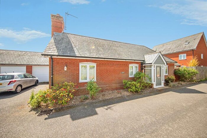 3 Bedroom Detached Bungalow For Sale In Crozier Mews, Ipswich, IP4