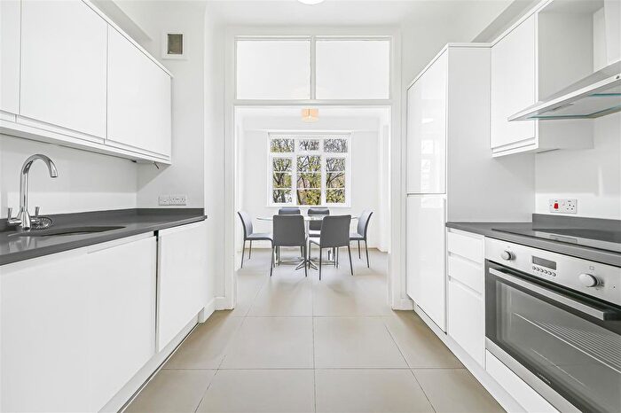 2 Bedroom Flat To Rent In Grove End Gardens, St Johns Wood, London, NW8