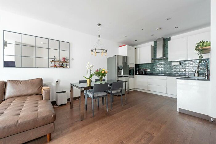 2 Bedroom Apartment For Sale In Smeed Road, Bow, E3
