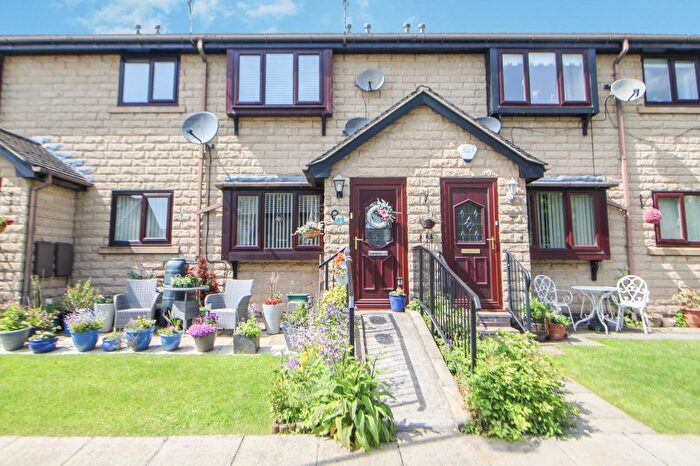 2 Bedroom Flat For Sale In Highfield Gardens, Hollingworth, Hyde, Greater Manchester, SK14