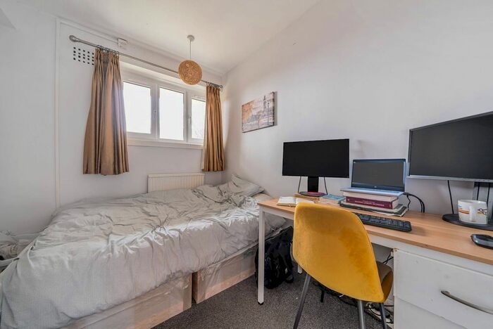 3 Bedroom Flat To Rent In Green Lanes, Finsbury Park, London, N4