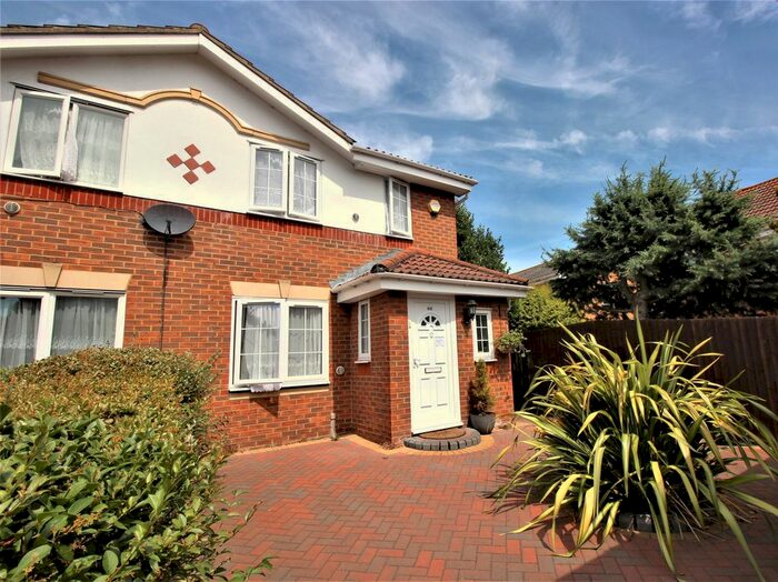 Houses for sale & to rent in SE28 8BJ, Titmuss Avenue, Thamesmead