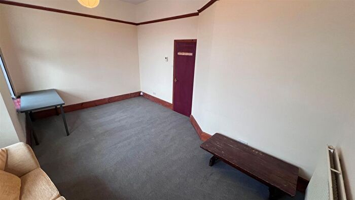1 Bedroom Flat To Rent In Wellington Road, Fallowfield, Manchester, M14