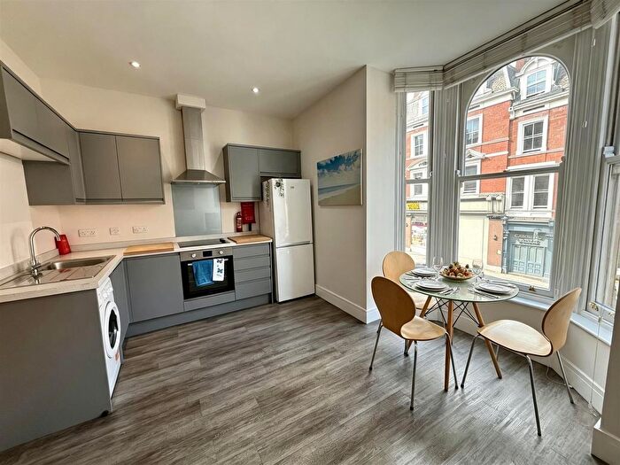 3 Bedroom Flat To Rent In Derby Road, Nottingham, NG1