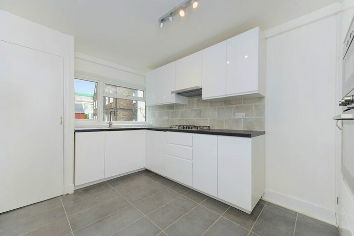2 Bedroom Flat To Rent In Uxbridge Road, London, W7