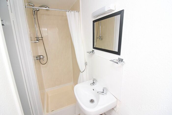 1 Bedroom Flat To Rent In Youngs Park, Paignton, TQ4