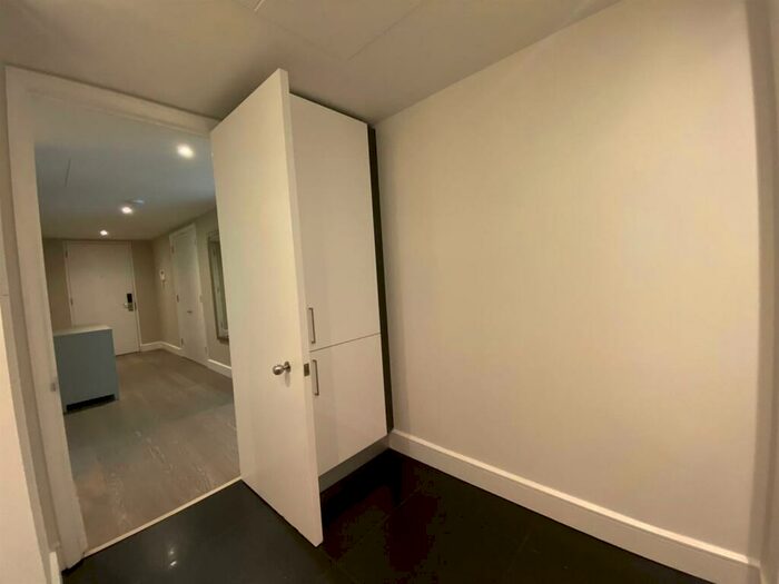 2 Bedroom Apartment To Rent In Westferry Circus, E14