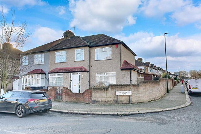 4 Bedroom End Terrace House For Sale In Carterhatch Road, Enfield, EN3