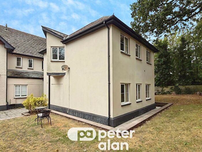 3 Bedroom Maisonette For Sale In Clevedon Road, Newport, NP19