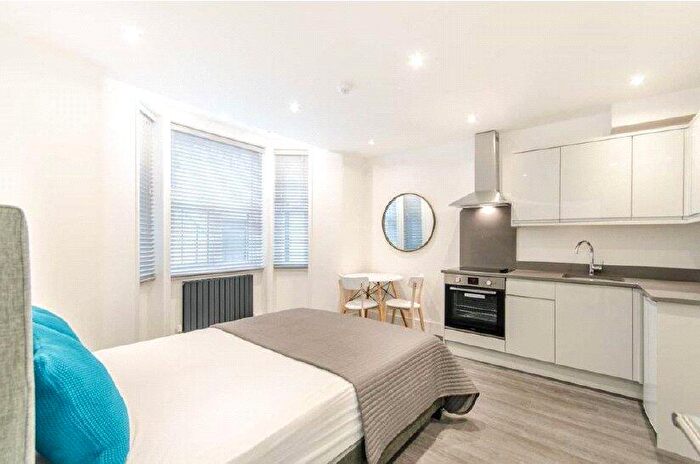 Flat To Rent In Finborough Road, London, SW10