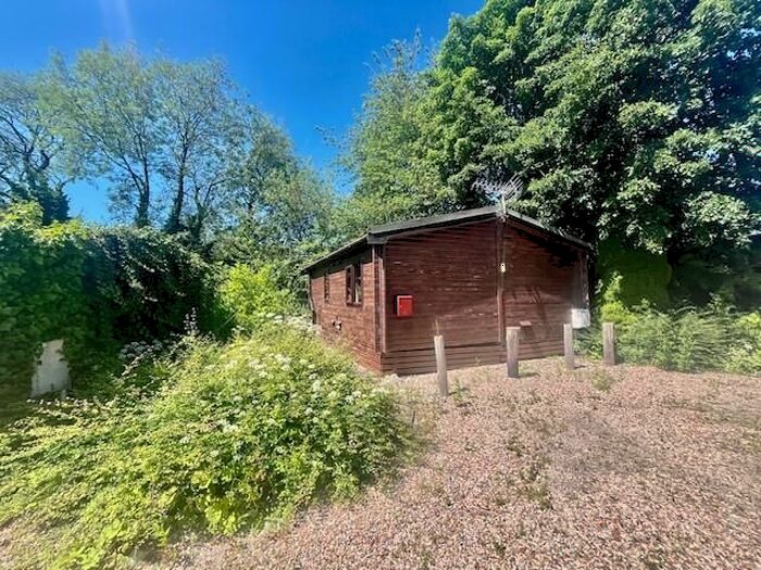 2 Bedroom Mobile/park Home To Rent In Willow Drive, Louth, LN11