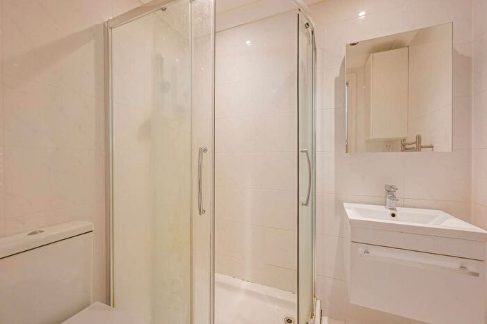 1 Bedroom Flat For Sale In Star Place, Wapping, London, E1W