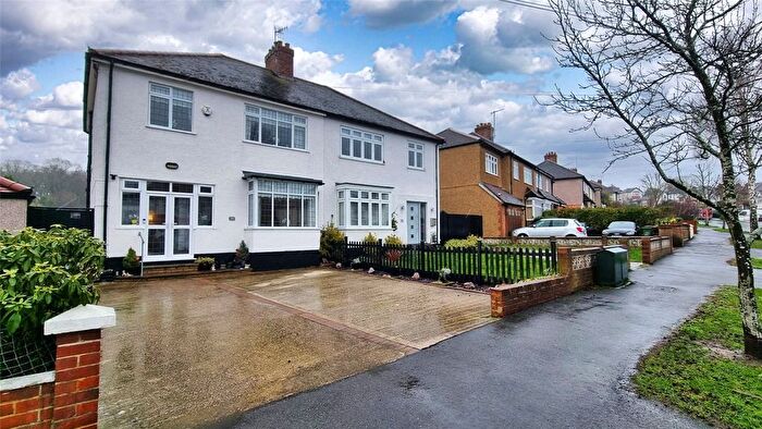 3 Bedroom Semi Detached House For Sale In Sutton, Surrey, SM1