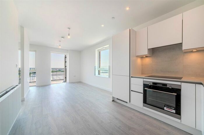 Studio To Rent In Farine Avenue, Hayes, UB3