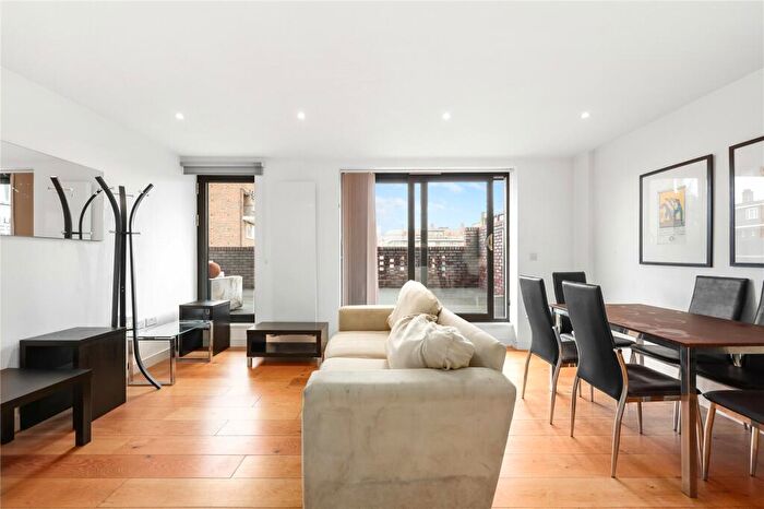 2 Bedroom Maisonette To Rent In Kingsland Road, E2