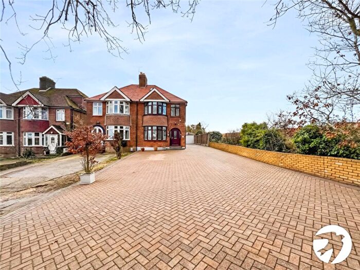 3 Bedroom Semi-Detached House For Sale In Keycol Hill, Bobbing, Sittingbourne, Kent, ME9