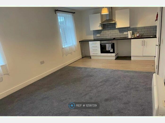 1 Bedroom Flat To Rent In Station Road, Rainham, Gillingham ME8