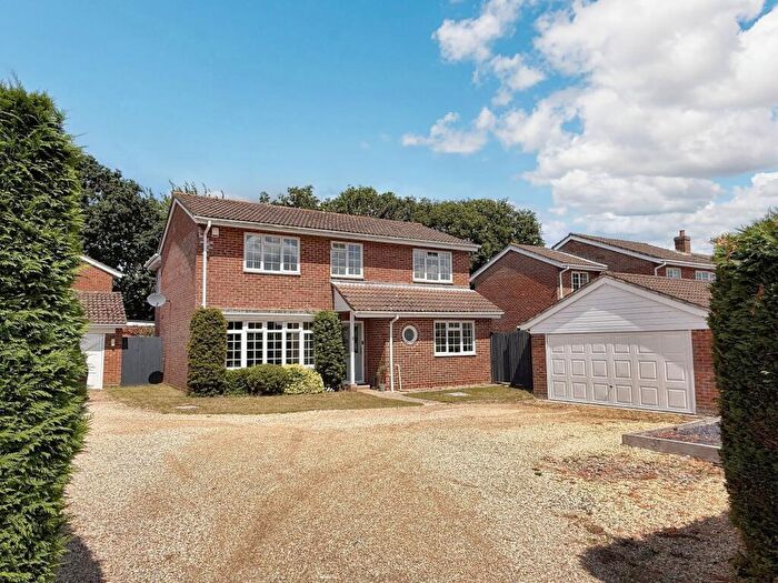 4 Bedroom Detached House For Sale In Hursley Drive, Langley, SO45