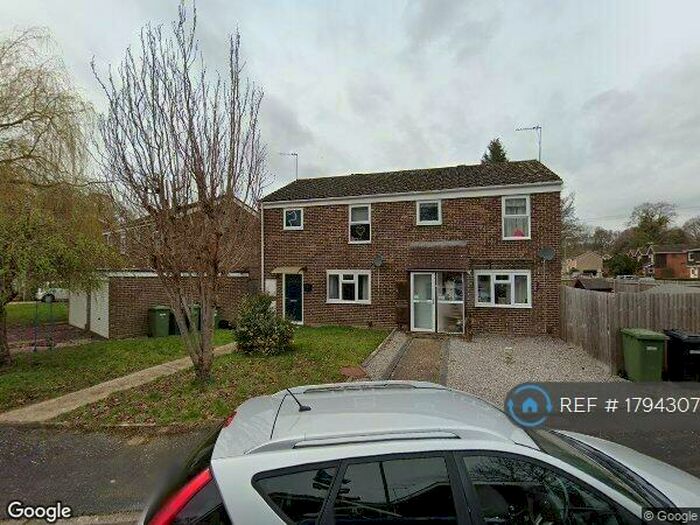 3 Bedroom Semi-Detached House To Rent In Penrhyn Close, Eastleigh, SO50