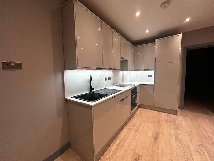1 Bedroom Flat To Rent In Upper Green West, Mitcham, CR4