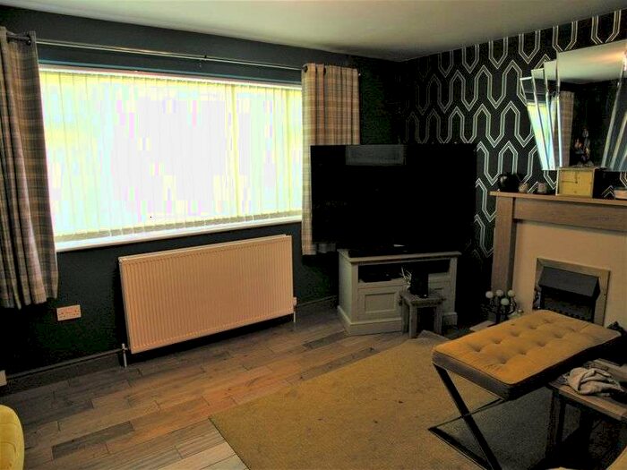 3 Bedroom Property To Rent In Osmaston Road, Stourbridge, DY8