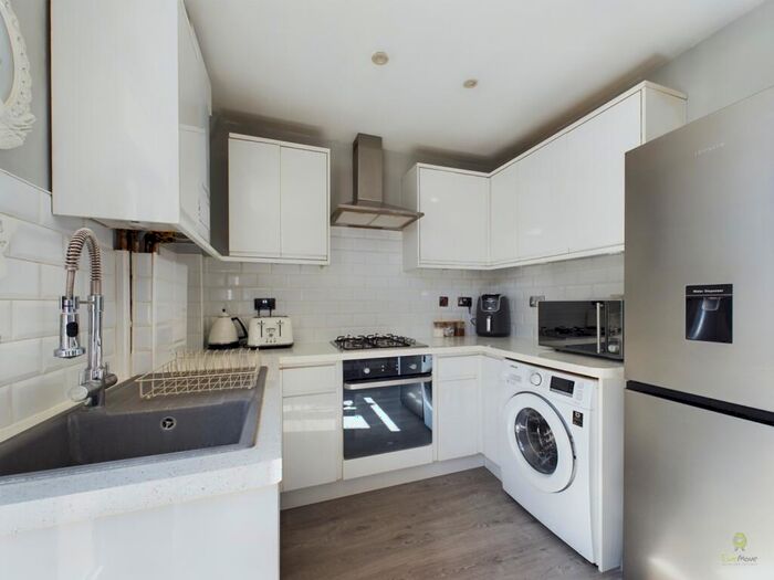 2 Bedroom Terraced House For Sale In Sunland Avenue, Bexleyheath, DA6