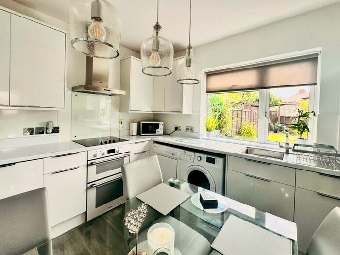3 Bedroom Semi-Detached House For Sale In Auster Bank Road, Tadcaster, LS24