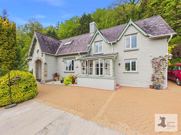 3 Bedroom Cottage For Sale In Llechryd, Cardigan, SA43