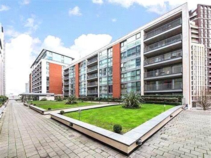 2 Bedroom Flat For Sale In Western Gateway, London, E16