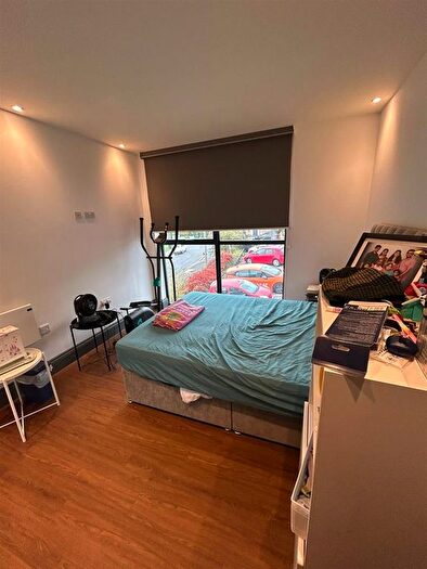 2 Bedroom Flat To Rent In Lister Hill, Lister Hill, Leeds, LS18