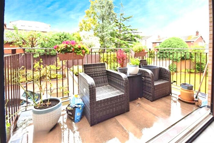 2 Bedroom Apartment To Rent In High Road, Benfleet, SS7