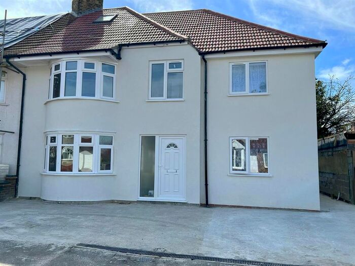 5 Bedroom Property To Rent In Heathside Avenue, Bexleyheath, DA7