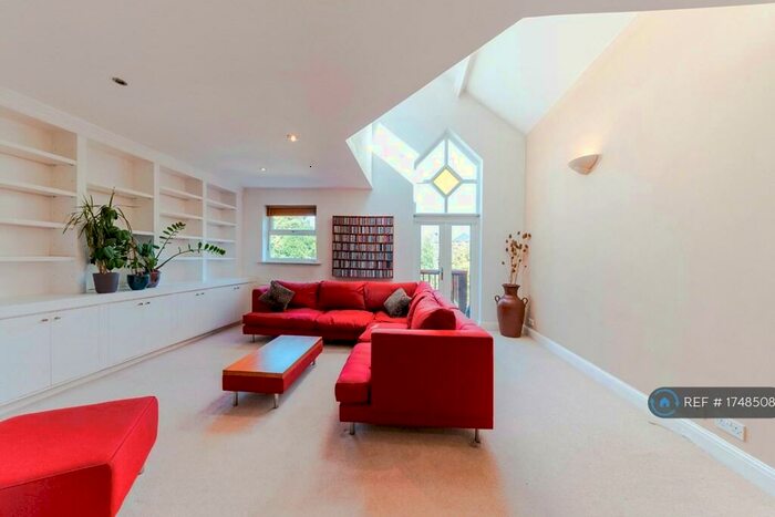 3 Bedroom Flat To Rent In Shoot Up Hill, London, NW2