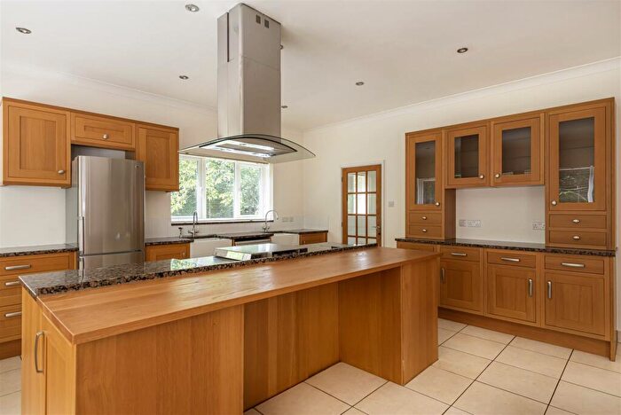 5 Bedroom Detached House To Rent In Penwith Drive, Haslemere, GU27