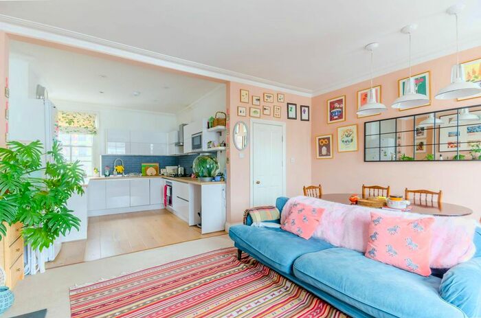 4 Bedroom Maisonette To Rent In Micklethwaite Road, West Brompton, London, SW6
